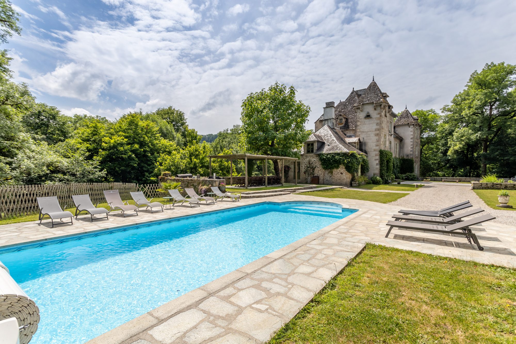 Château 15 pièces — bien d'exception CBF Conseils